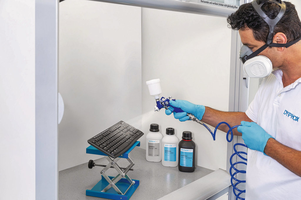 Dyphox" kann bei Nasslacken als Additiv beigemischt werden. Foto: TriOptoTec