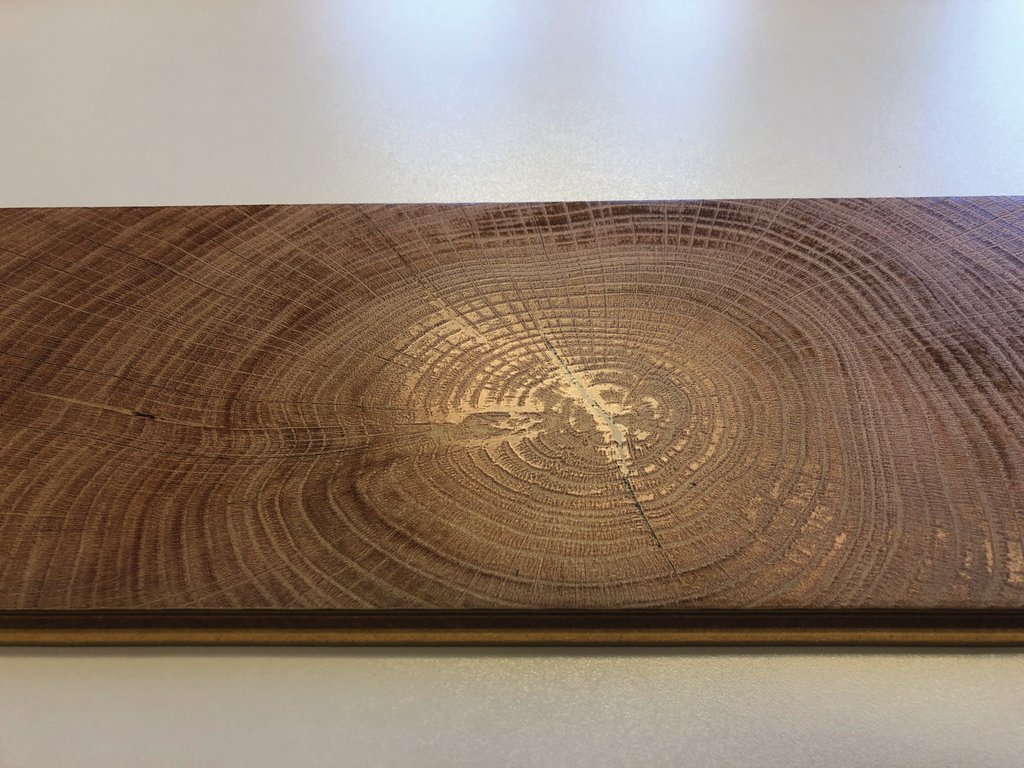 Digital Lacquer Embossing" ist ein Verfahren zur Strukturierung von Oberflächen. Foto: Hymmen