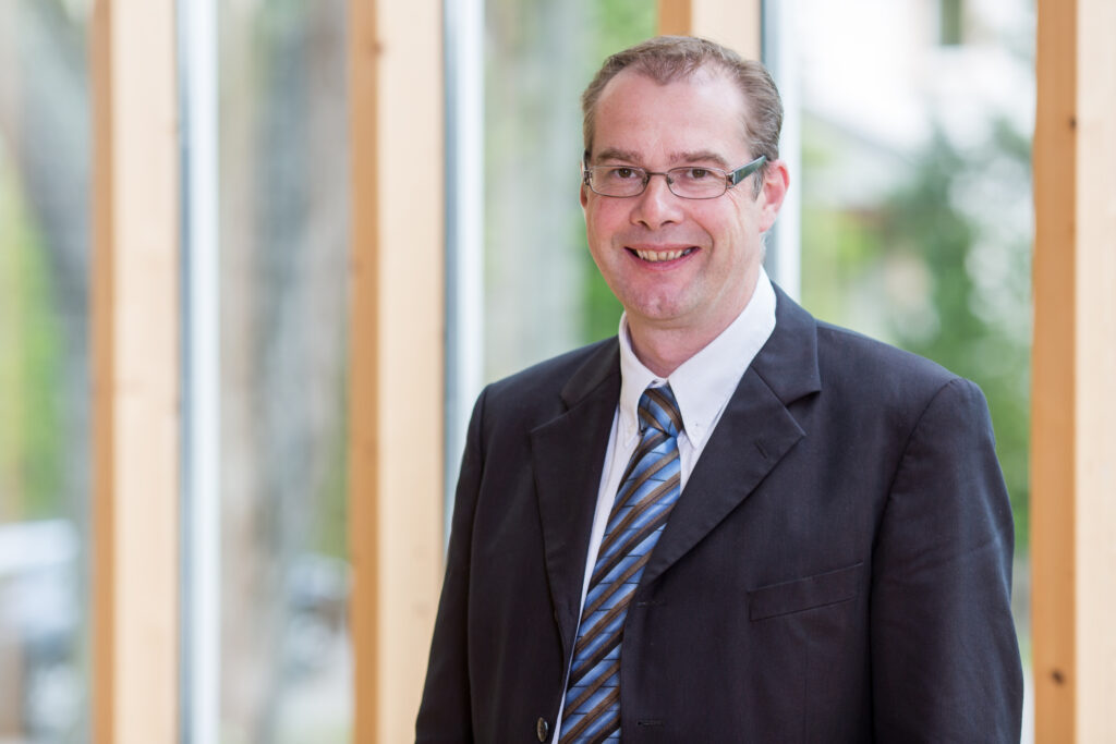 Porträtfoto Stefan Tomann
