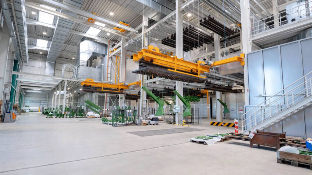 Blick in eine Produktionshalle