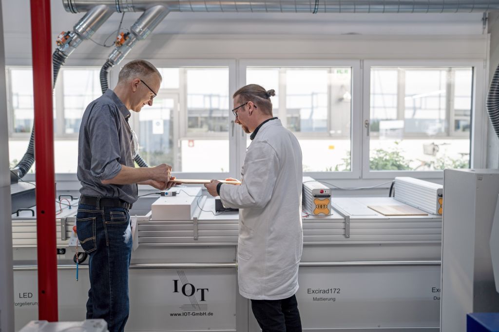 Männer in einem Labor